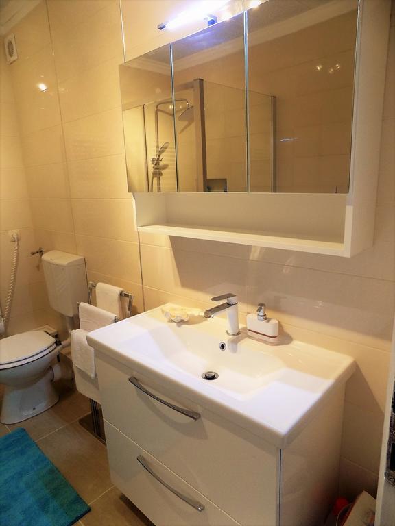 Apartment Anamarija Njivice Ngoại thất bức ảnh