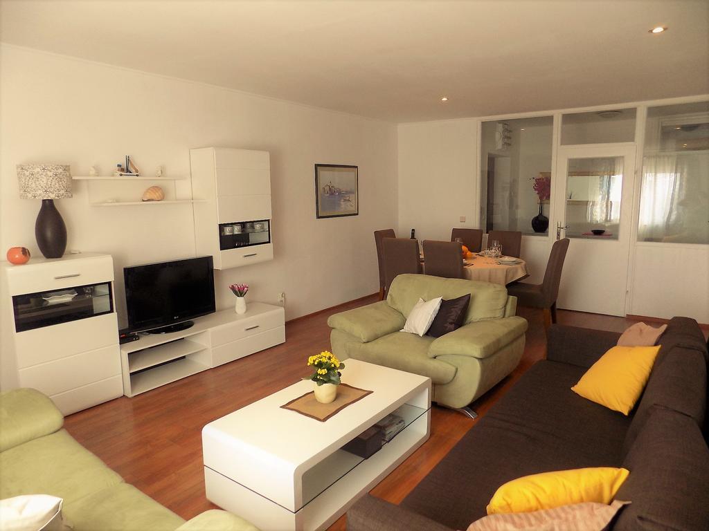 Apartment Anamarija Njivice Ngoại thất bức ảnh