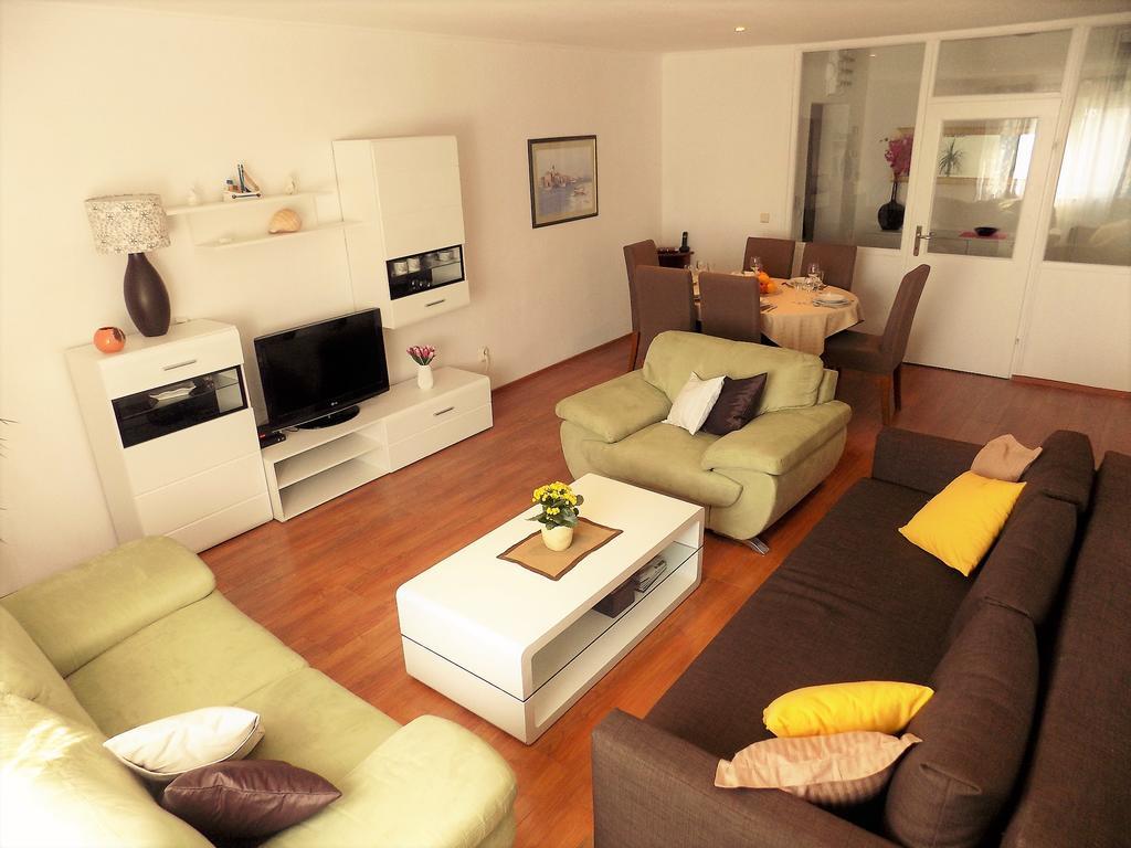 Apartment Anamarija Njivice Ngoại thất bức ảnh